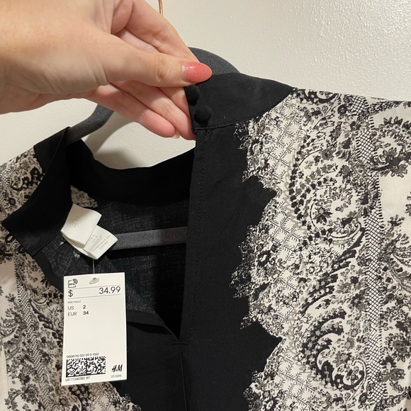 NWT H&M Flutter Sleeve Pattern Dress - Picture 3 of 6